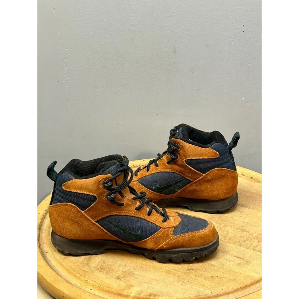 Nike Hiking Boots Womens 7 Brown‎ ACG Vintage 685041-234 Suede Gorpcore Trail